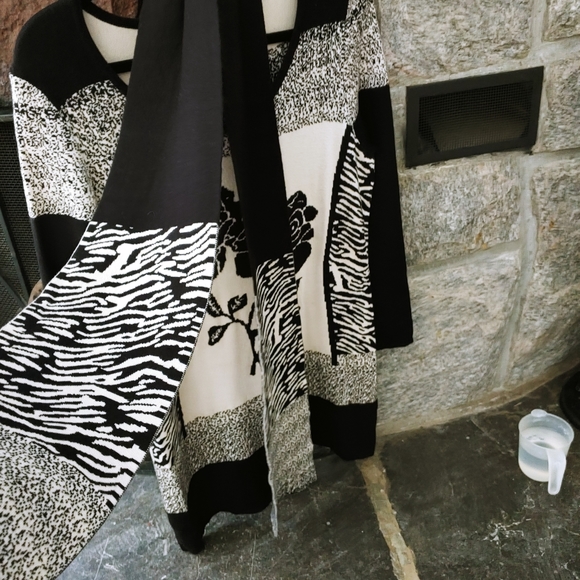 Flower print sweater - Picture 2 of 4